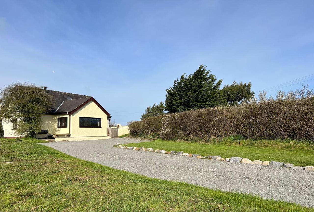 3 Bed Detached Cottage- Log Burner Mountain Views Бомарис Экстерьер фото