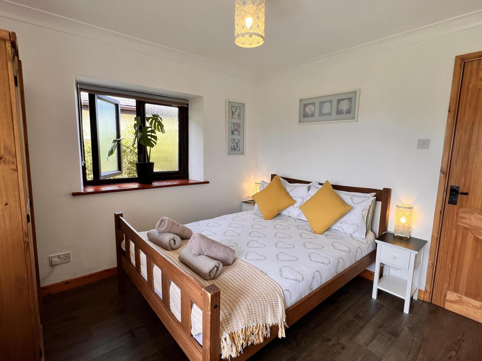 3 Bed Detached Cottage- Log Burner Mountain Views Бомарис Экстерьер фото
