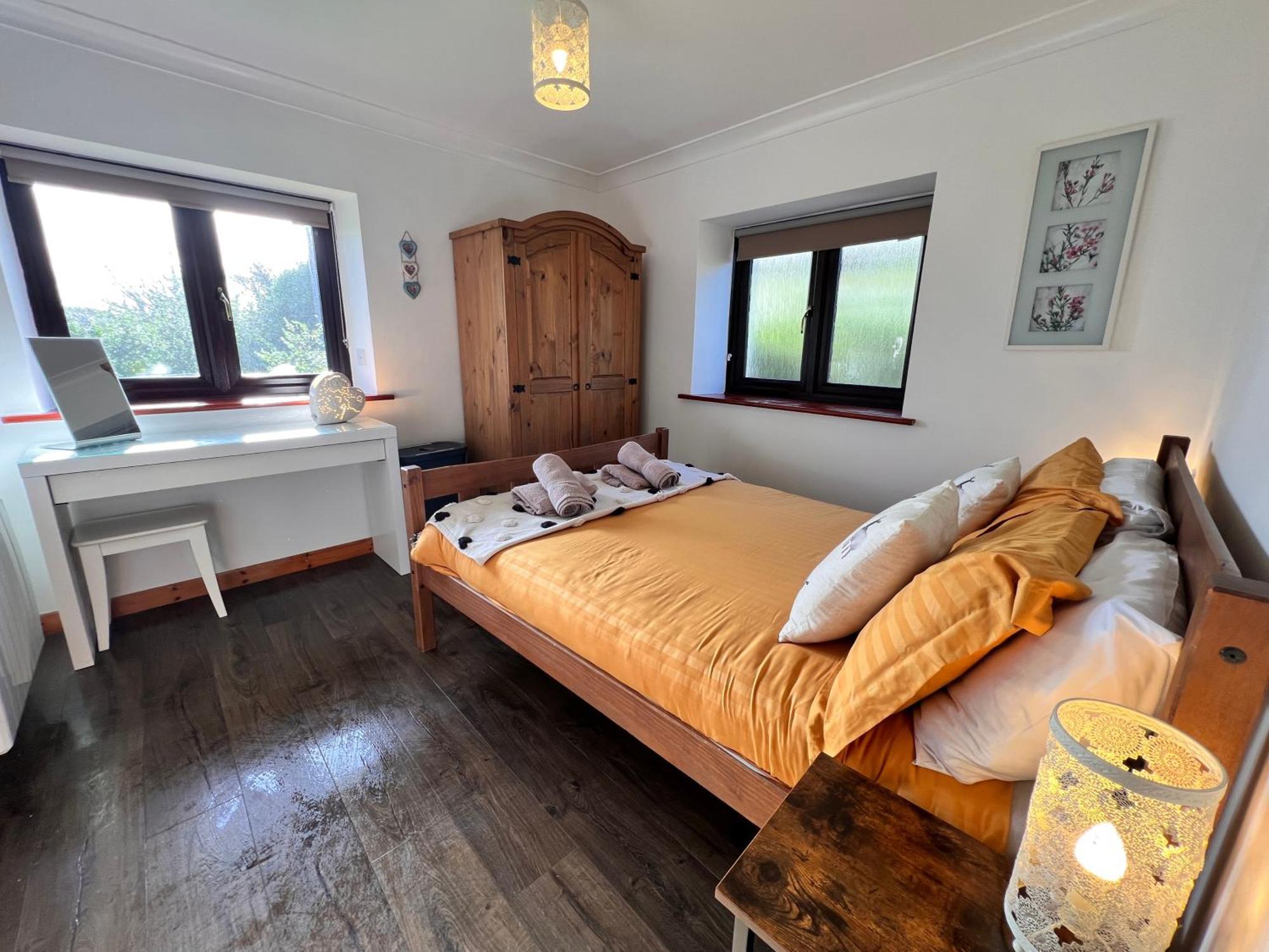 3 Bed Detached Cottage- Log Burner Mountain Views Бомарис Экстерьер фото